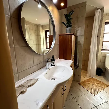 Cozy House With Garden Διαμέρισμα *