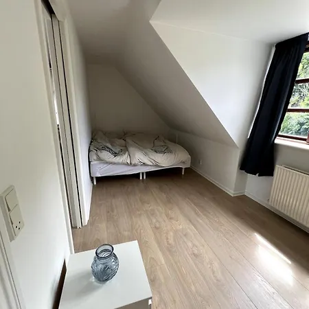 Cozy House With Garden Οντένσε