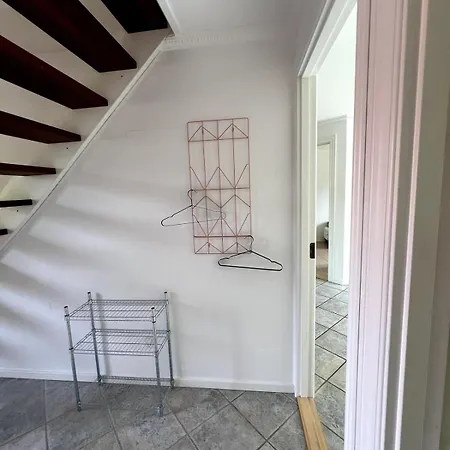 Cozy House With Garden Διαμέρισμα